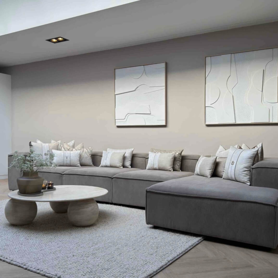 brons-kussen-ecru-serie-tjkinterior brons-kussen-ecru-serie-tjkinterior